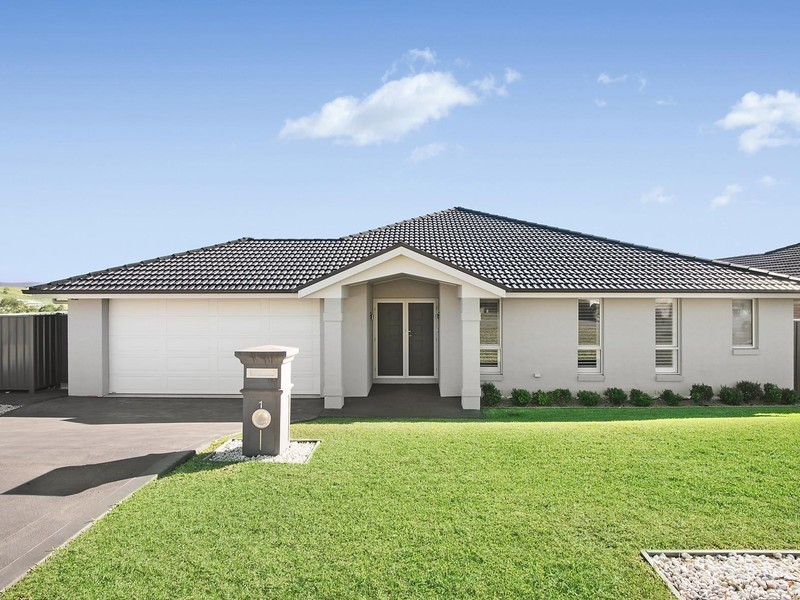 1 Ripon Way, Macquarie Hills NSW 2285