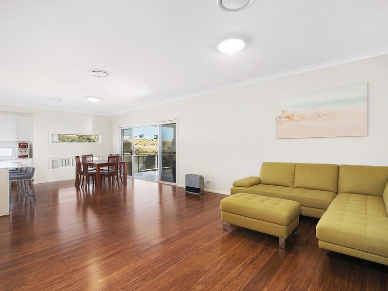 1 Ripon Way, Macquarie Hills NSW 2285