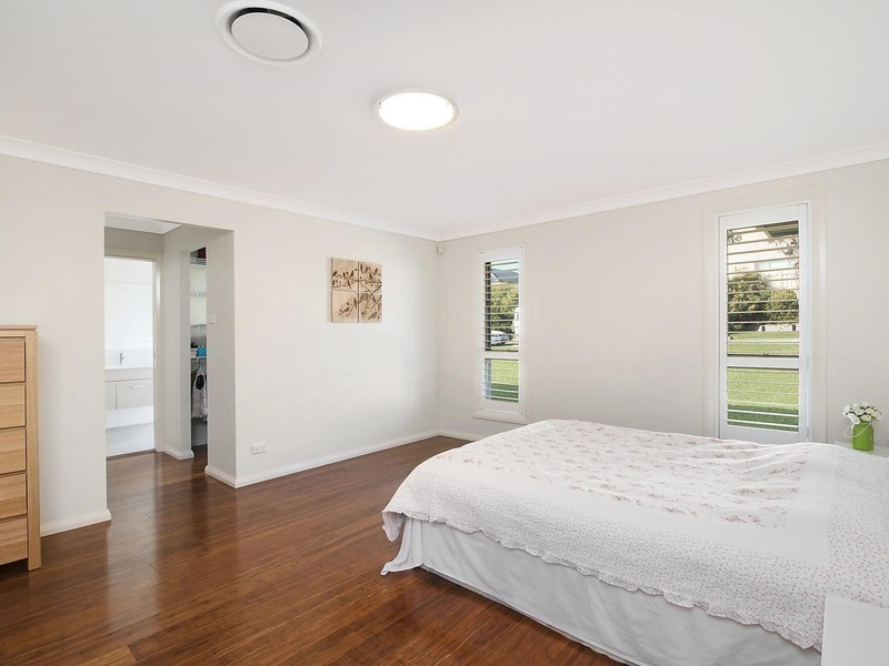 1 Ripon Way, Macquarie Hills NSW 2285