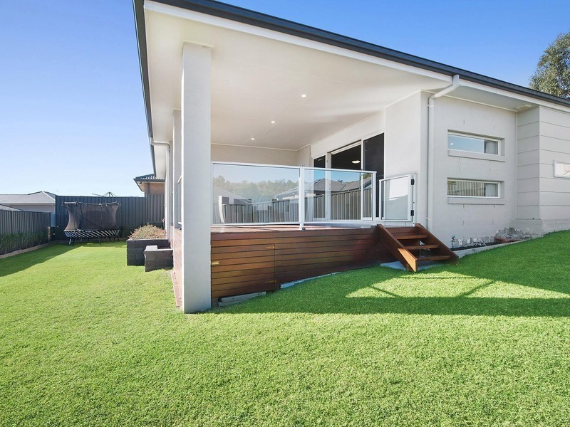 1 Ripon Way, Macquarie Hills NSW 2285