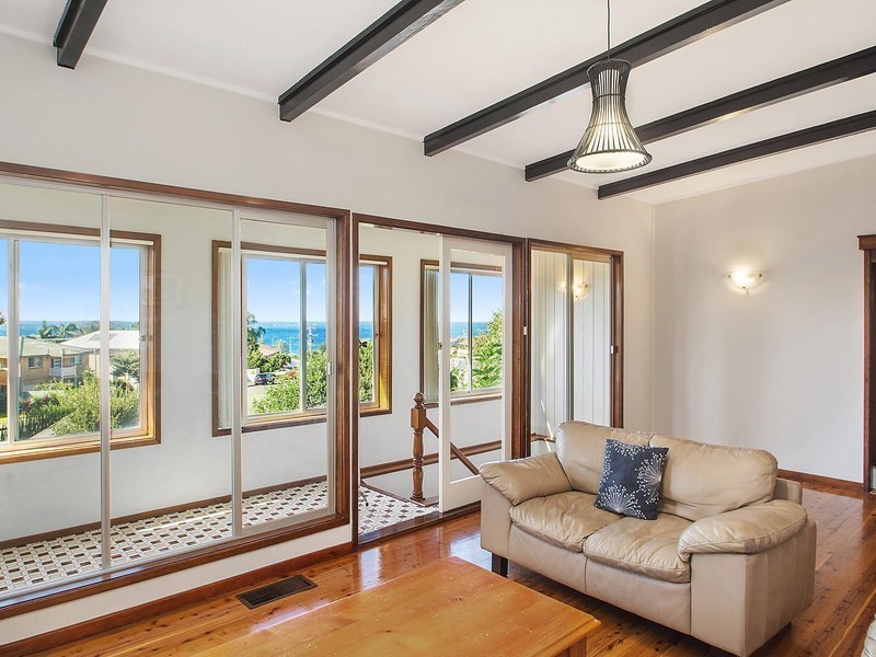 30 Park Avenue, Caves Beach NSW 2281