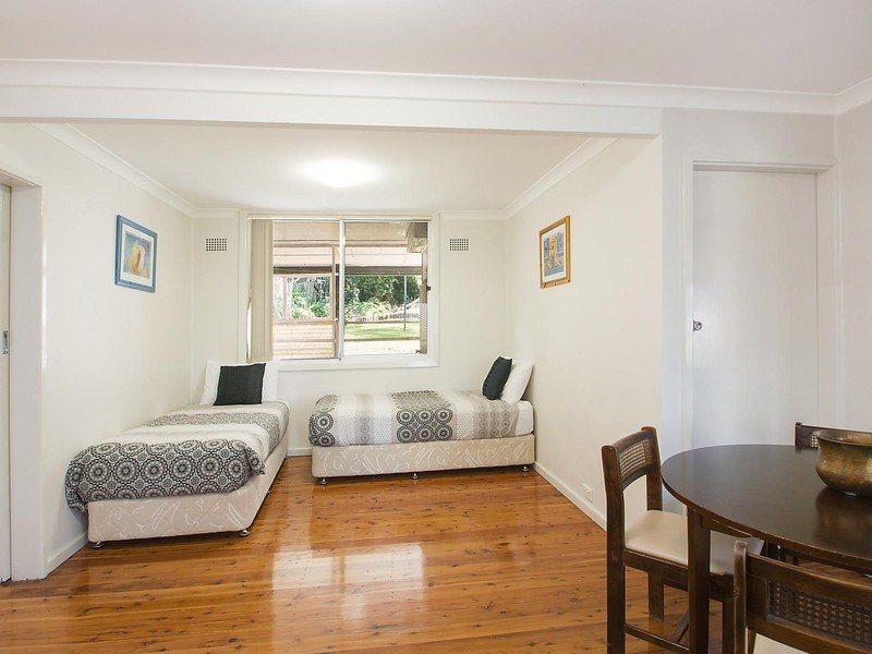 30 Park Avenue, Caves Beach NSW 2281