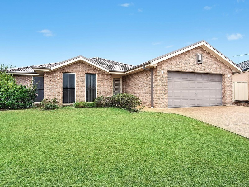 10 Dominic Cove, Rutherford NSW 2320