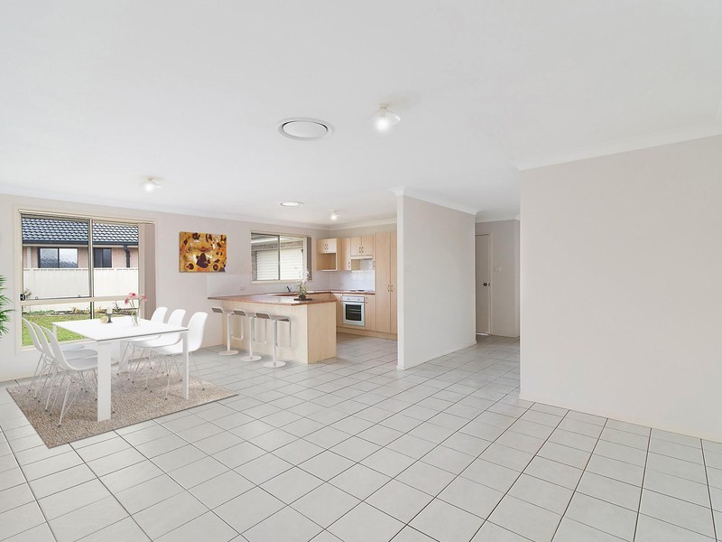 10 Dominic Cove, Rutherford NSW 2320