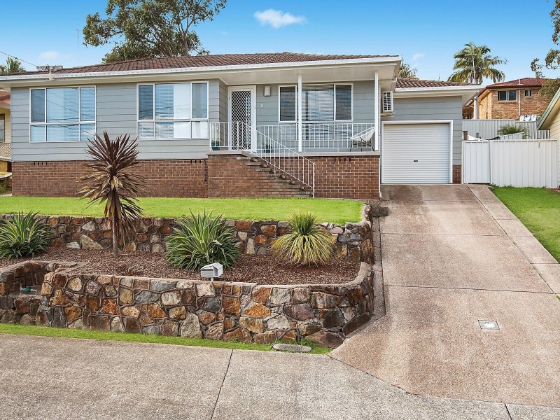 11 Lawson Road, Macquarie Hills NSW 2285