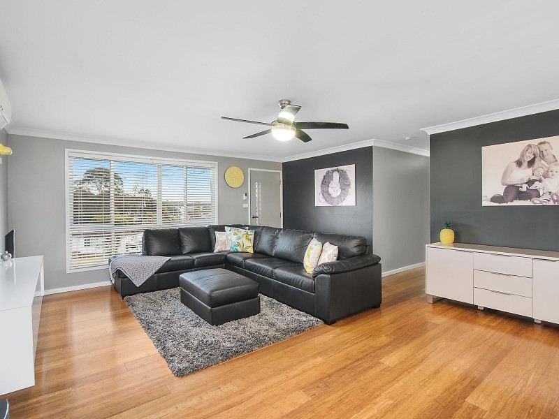 11 Lawson Road, Macquarie Hills NSW 2285