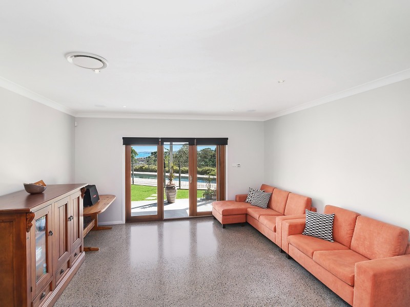 9 Vista Parade, Belmont NSW 2280