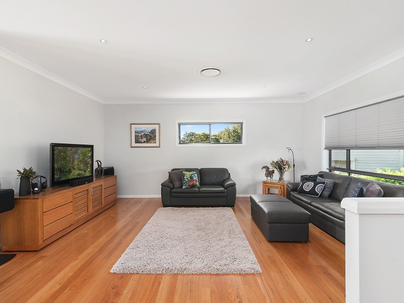 9 Vista Parade, Belmont NSW 2280