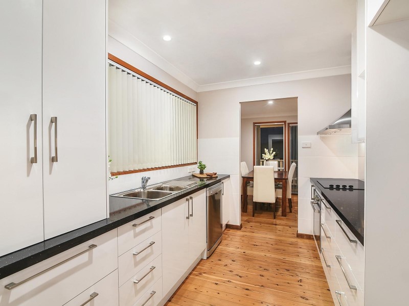 1 Bundarra Close, Eleebana NSW 2282