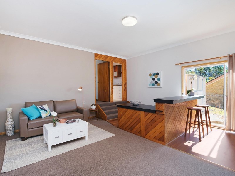 1 Bundarra Close, Eleebana NSW 2282