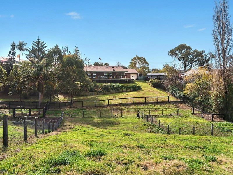 12 Quarry Road, Teralba NSW 2284