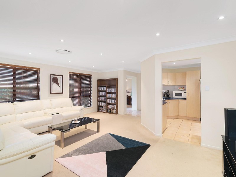 14 Constitution Drive, Cameron Park NSW 2285