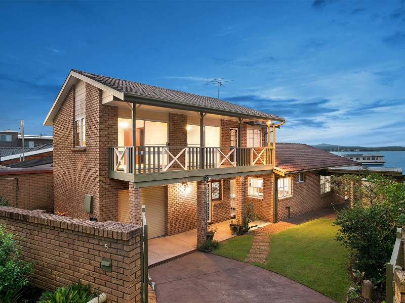 5 Paroo Avenue, Eleebana NSW 2282