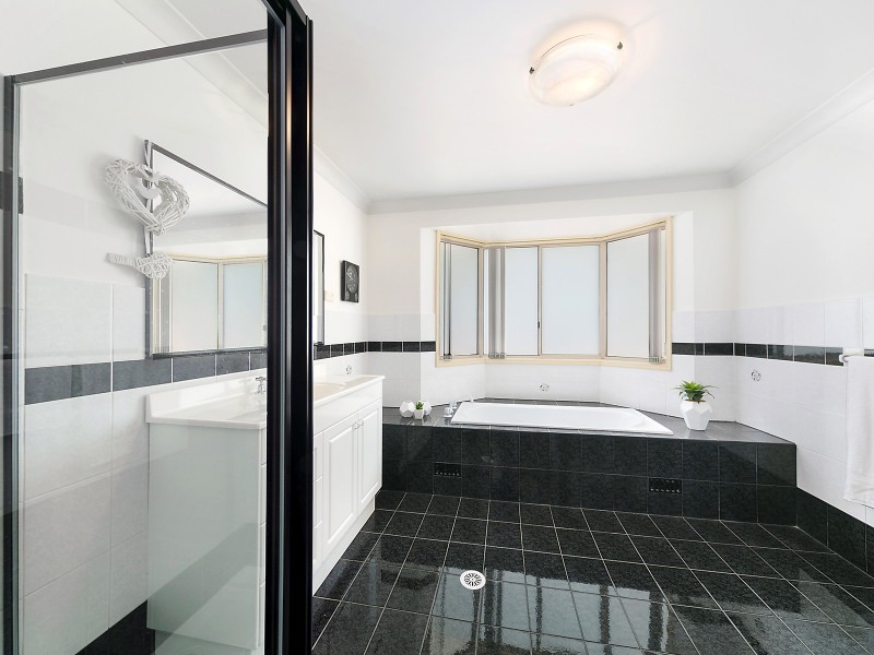 59 Seaview Close, Eleebana NSW 2282