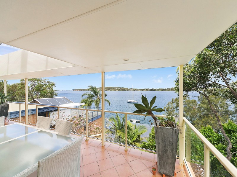 10 Sealand Road, Fishing Point NSW 2283