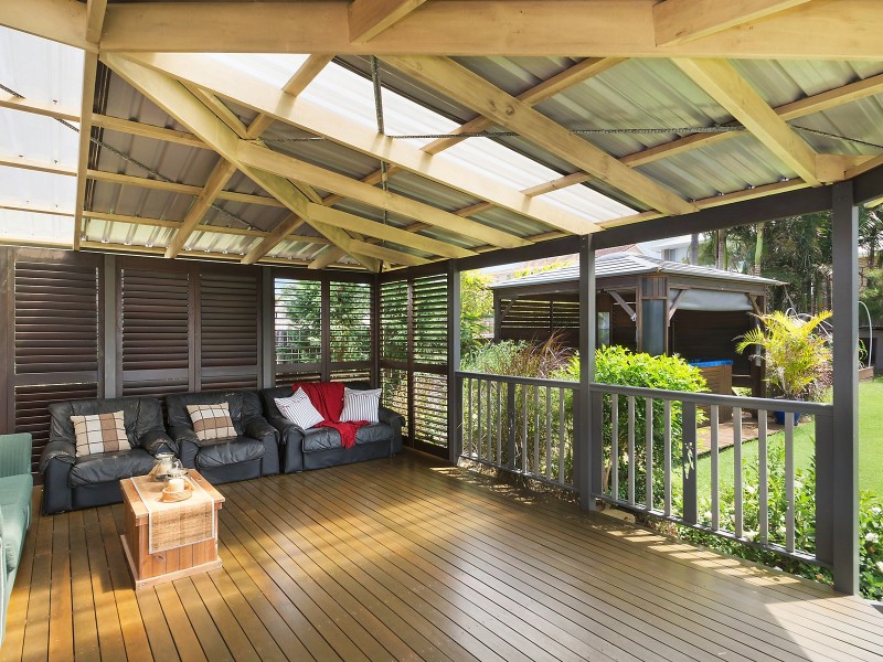 108 Caves Beach Road, Caves Beach NSW 2281