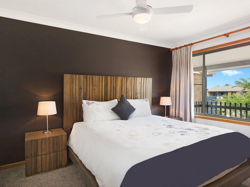 108 Caves Beach Road, Caves Beach NSW 2281