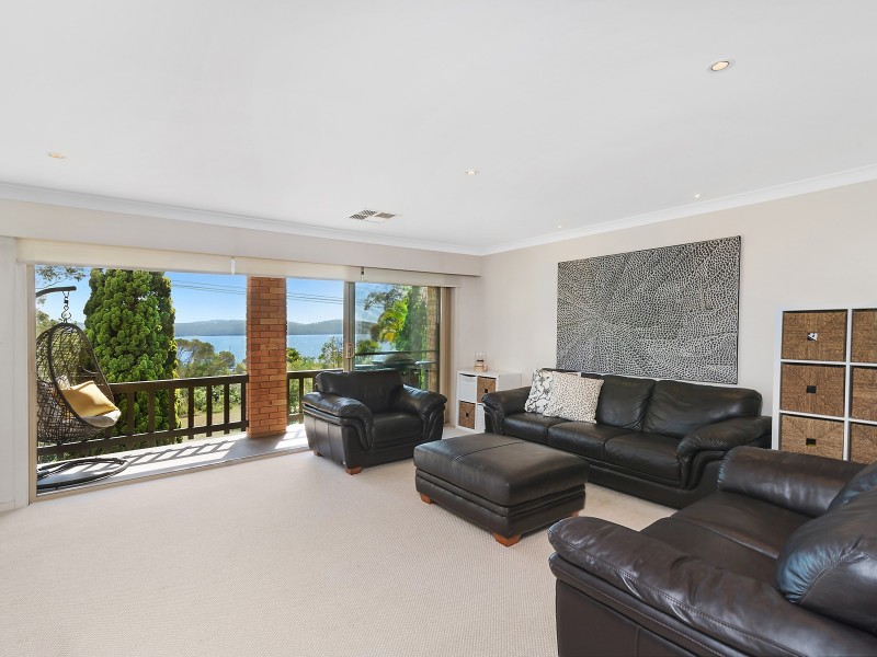 6 Amelia Street, Carey Bay NSW 2283