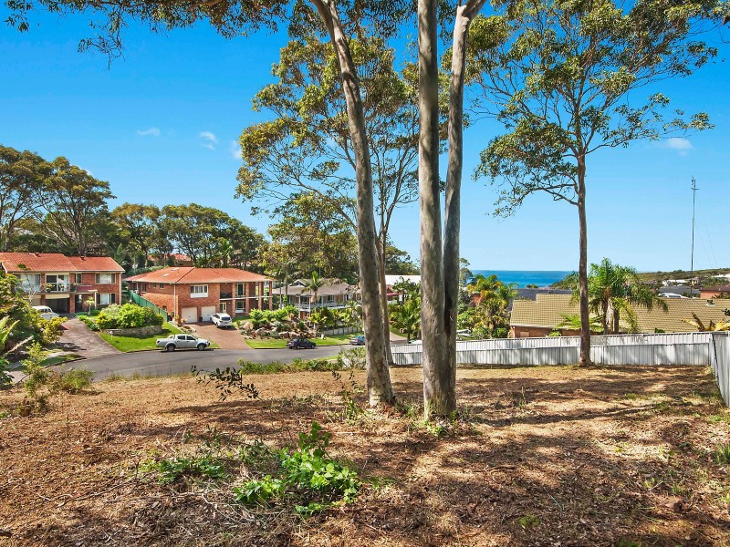 27 Copper Valley Close, Caves Beach NSW 2281