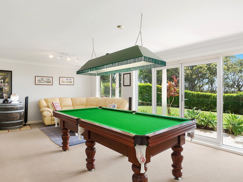 2 Scenic Drive, Caves Beach NSW 2281