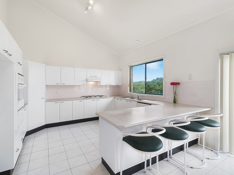 27 Whitehaven Drive, Lakelands NSW 2282