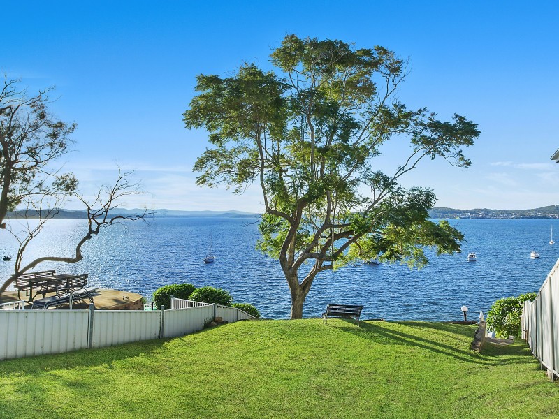 153 Marks Point Road, Marks Point NSW 2280