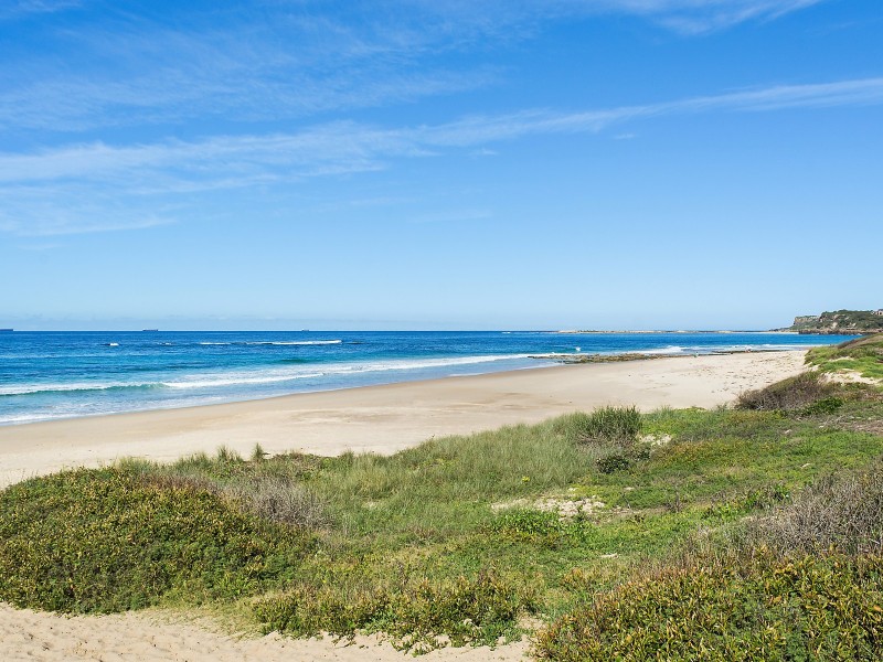 23 Mawson Close, Caves Beach NSW 2281