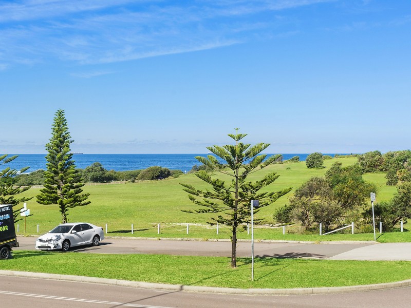 23 Mawson Close, Caves Beach NSW 2281