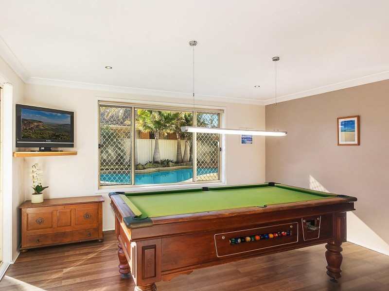 6 Caves Court, Caves Beach NSW 2281