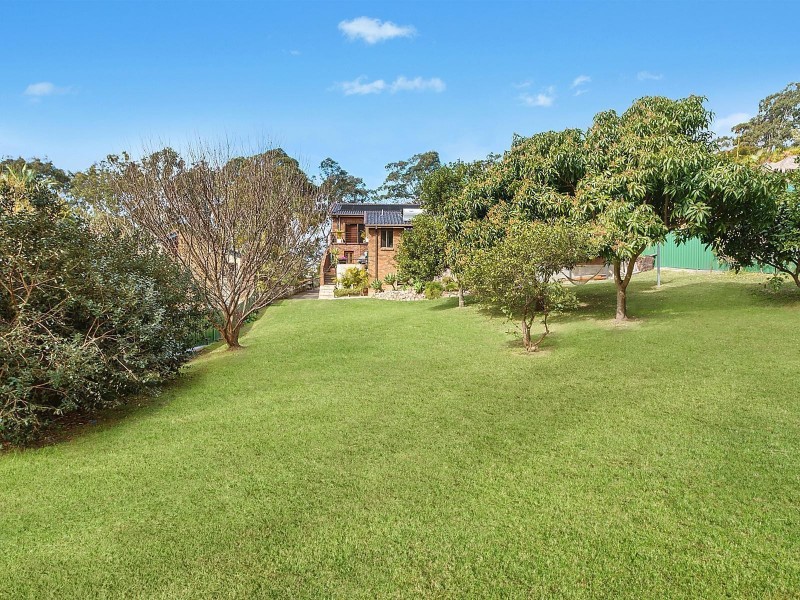 16 Charlton Street, Eleebana NSW 2282