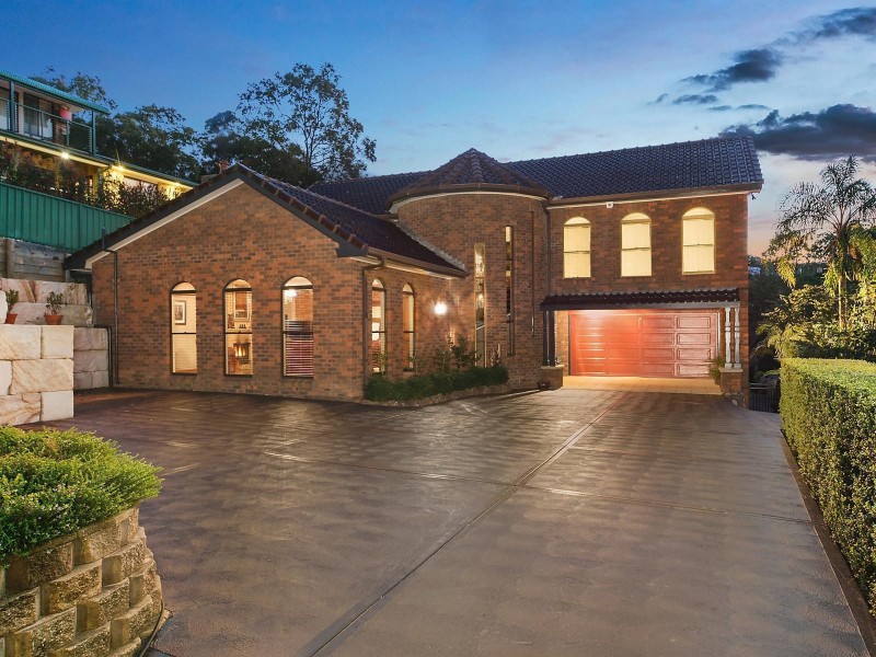 16 Charlton Street, Eleebana NSW 2282