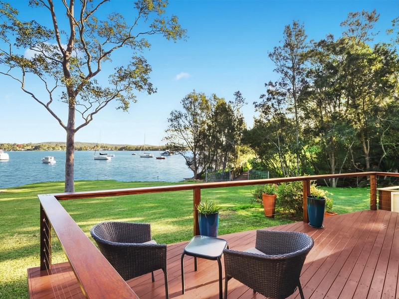 51 Bay Road, Bolton Point NSW 2283