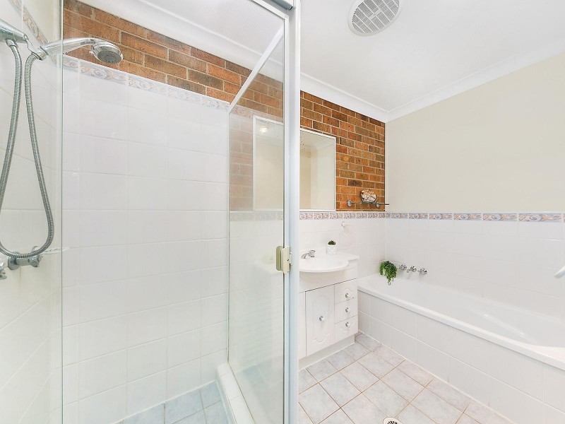 1/24 Lindsay Avenue, Valentine NSW 2280