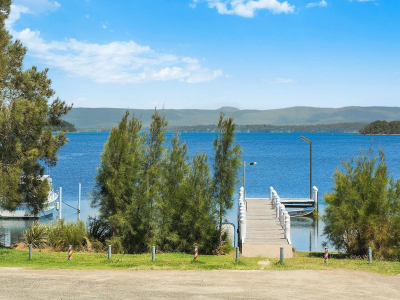 16 The Esplanade, Swansea NSW 2281