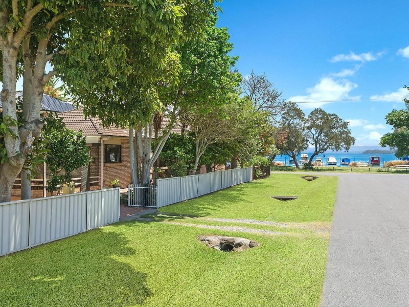 14 The Esplanade, Swansea NSW 2281