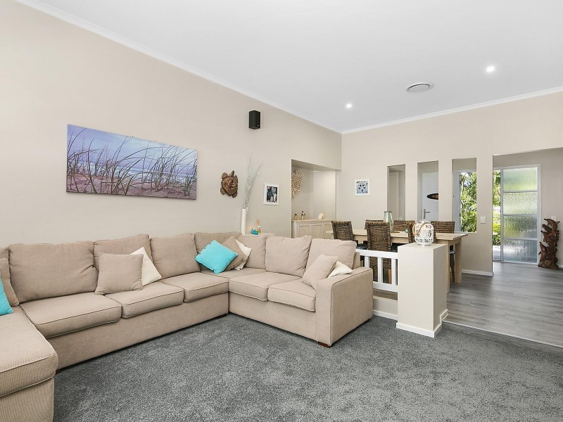 7 Whipbird Way, Belmont NSW 2280