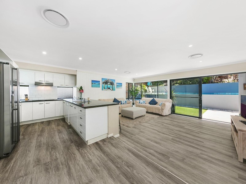 7 Whipbird Way, Belmont NSW 2280