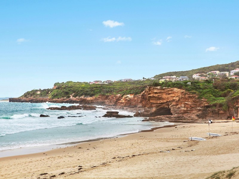 6 Barellan Street, Caves Beach NSW 2281