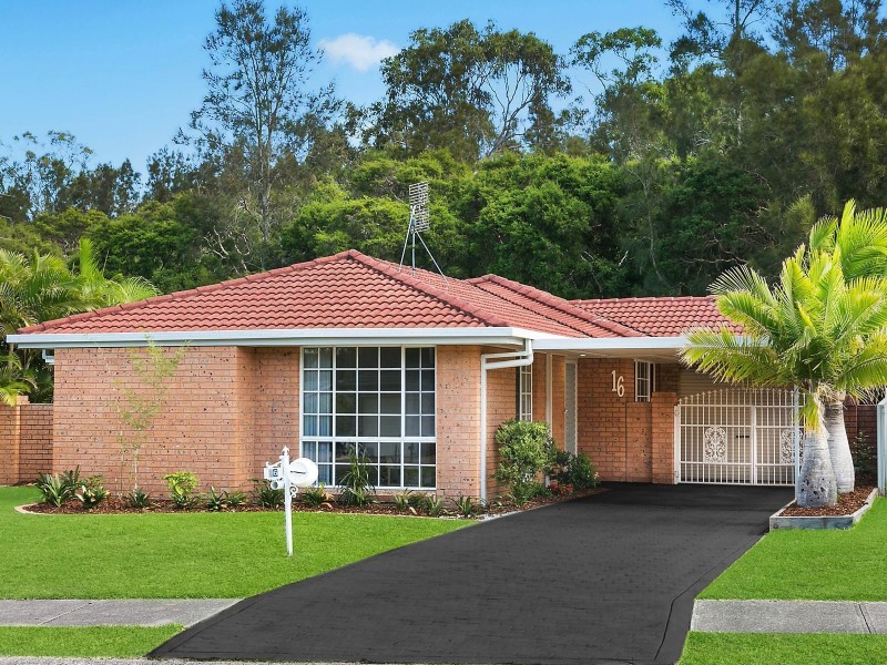 16 Derwent Crescent, Lakelands NSW 2282