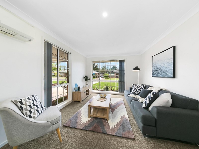 16 Derwent Crescent, Lakelands NSW 2282