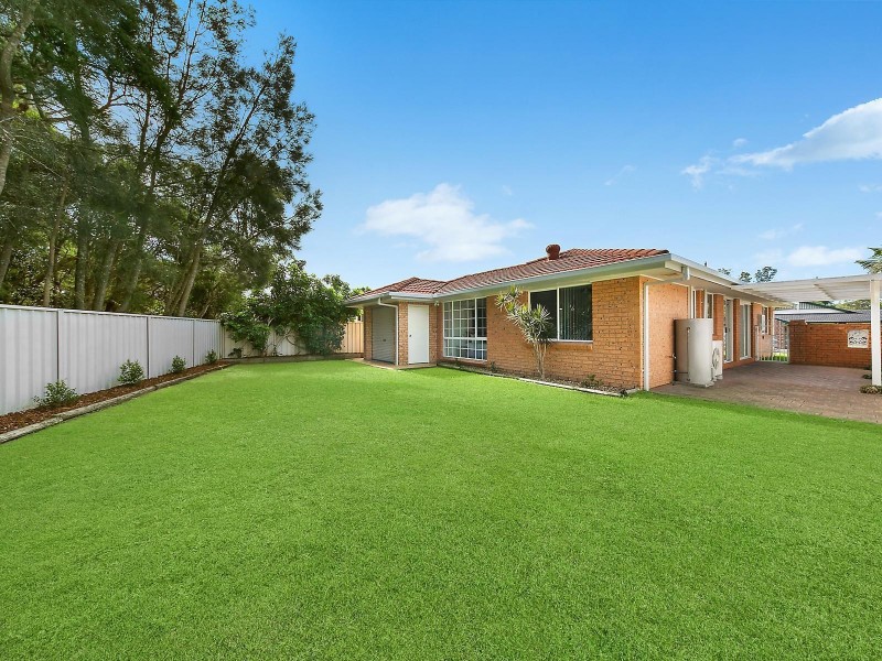 16 Derwent Crescent, Lakelands NSW 2282