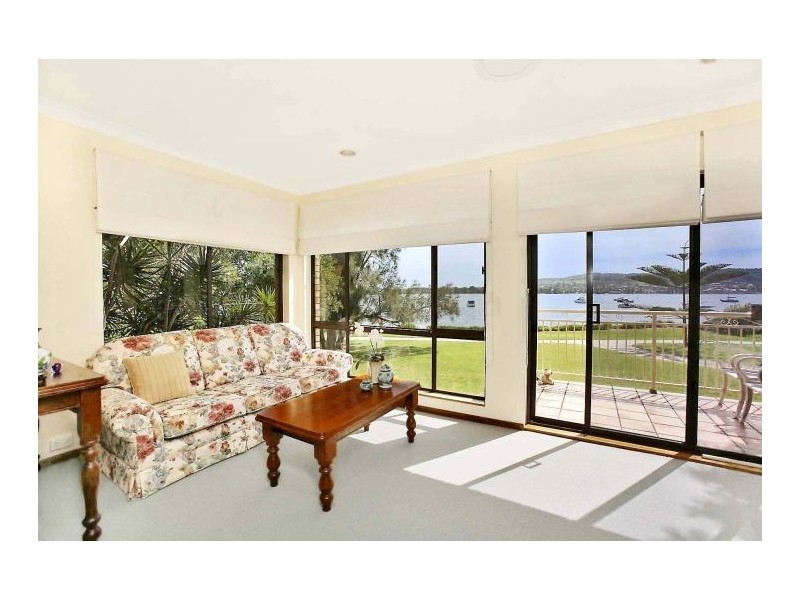 1 Fourth Street, Booragul NSW 2284