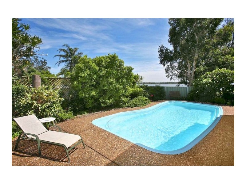 1 Fourth Street, Booragul NSW 2284