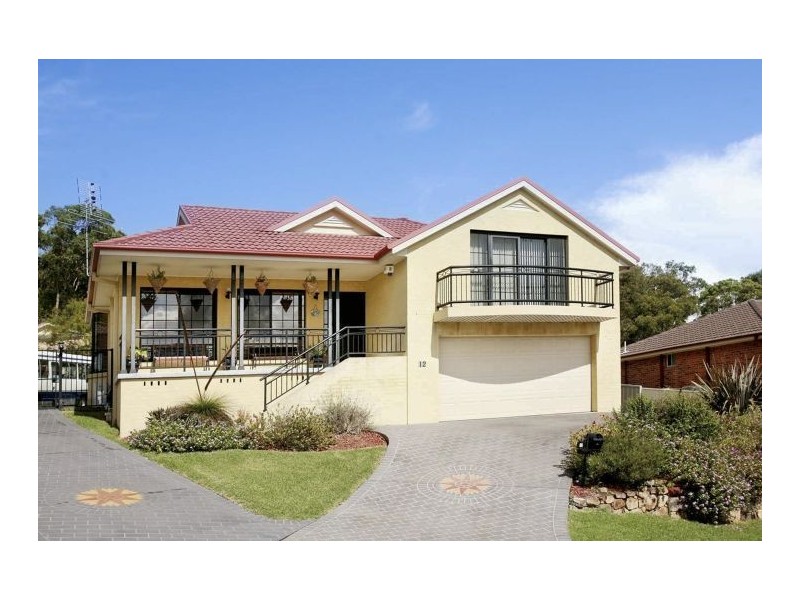 12 Cassegrain Close, Eleebana NSW 2282