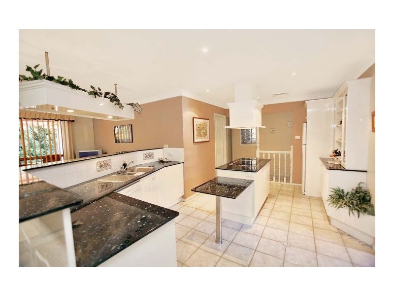 1 Boatmans Row, Eleebana NSW 2282