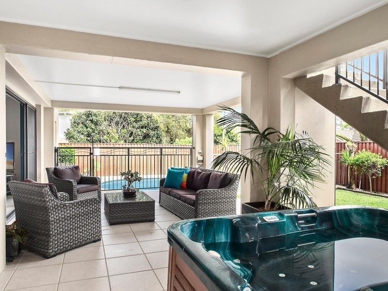 6 Glad Gunson Drive, Eleebana NSW 2282