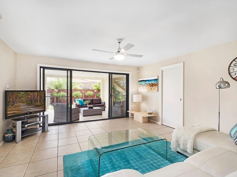 6 Glad Gunson Drive, Eleebana NSW 2282