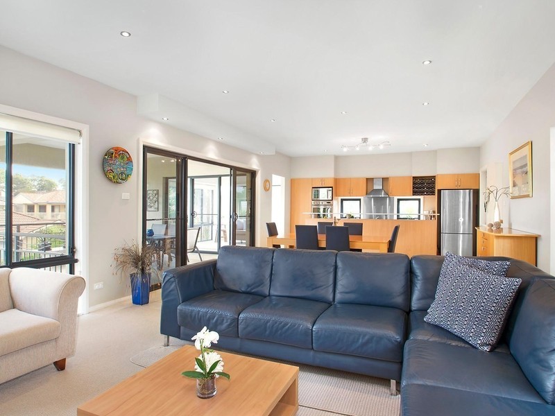 6 Glad Gunson Drive, Eleebana NSW 2282