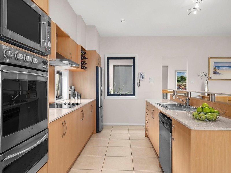 6 Glad Gunson Drive, Eleebana NSW 2282