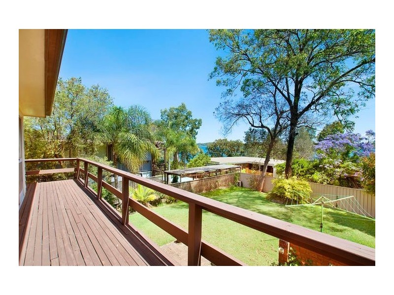 17 Bolton Point Road, Bolton Point NSW 2283